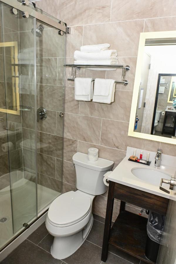 Days Inn By Wyndham Bronx Nyc New York Eksteriør billede