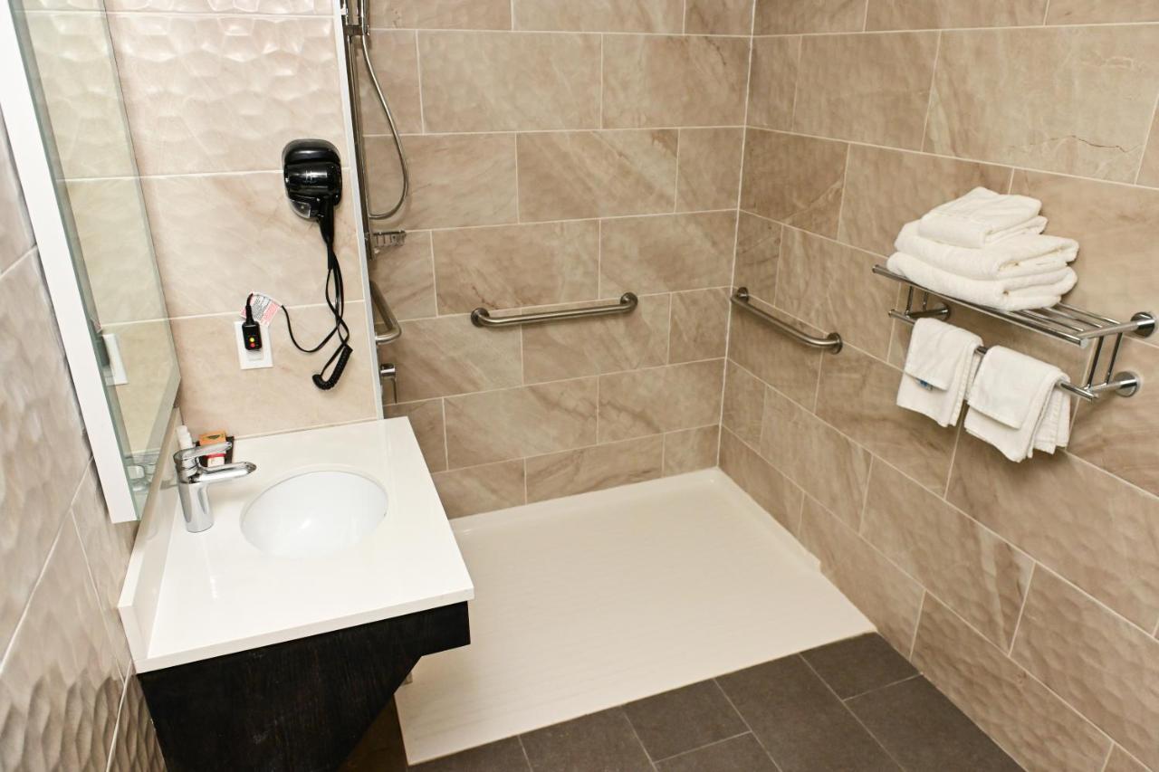 Days Inn By Wyndham Bronx Nyc New York Eksteriør billede