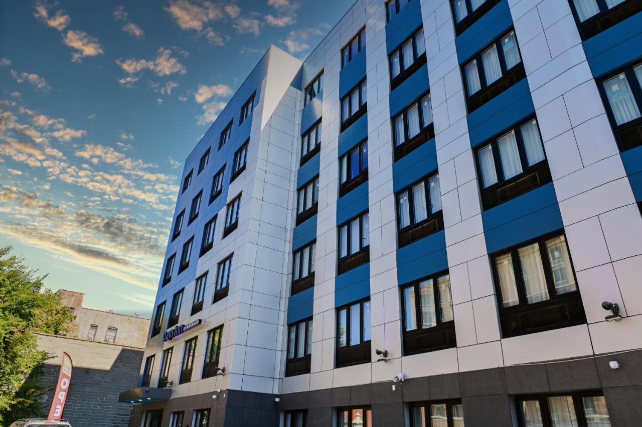 Days Inn By Wyndham Bronx Nyc New York Eksteriør billede