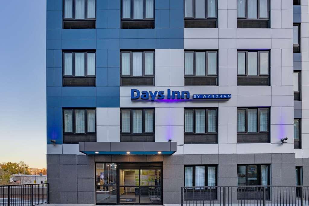 Days Inn By Wyndham Bronx Nyc New York Eksteriør billede